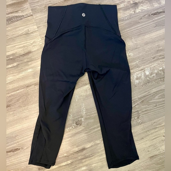 Lululemon Athletica Black Cropped Mesh Panel Leggings - Picture 3 of 5